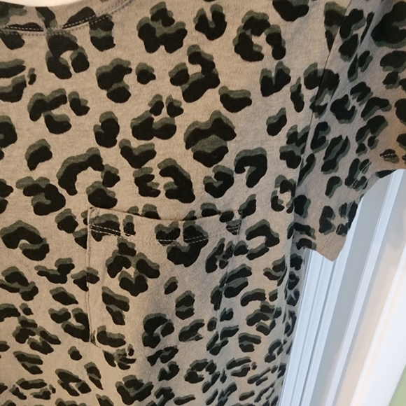 New Lucky Brand Tshirt - Picture 5 of 7